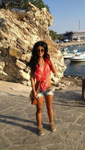 Local Nevada Profile: Anahi (24) | Older Men Welcome