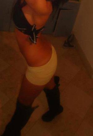 Jaycee, 23 from North Carolina | Older Men and Younger Women Dating