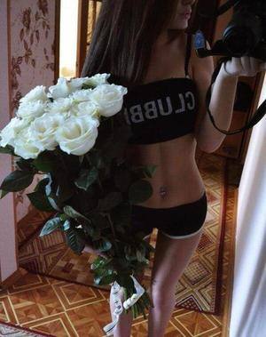 Sonya, 19 from District Of Columbia | Older Men and Younger Women Dating