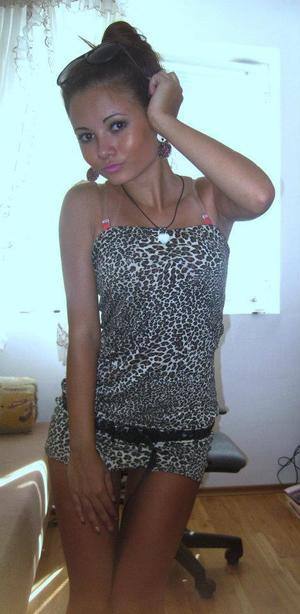 Chat with Cara (21) | Washington Hookups Available Now