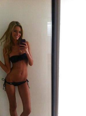 Mackenzie (20) in Ontario | Hookup Tonight