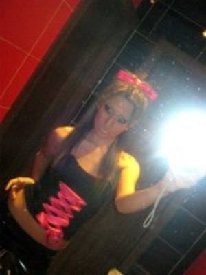 Chat with Ella (20) | Wisconsin Hookups Available Now