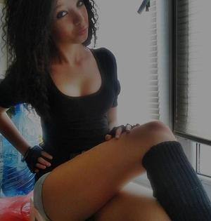 Meet Evelin (18) from Maryland | Same-Night Dating