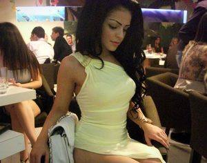 Meet Serena (23) from Iowa | Same-Night Dating