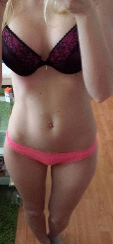 Chat with Adrienne (21) | Colorado Hookups Available Now