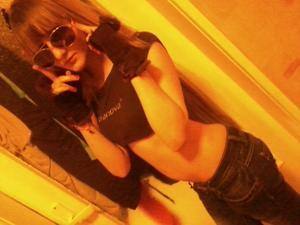 Chat with Ashly (20) | Pennsylvania Hookups Available Now