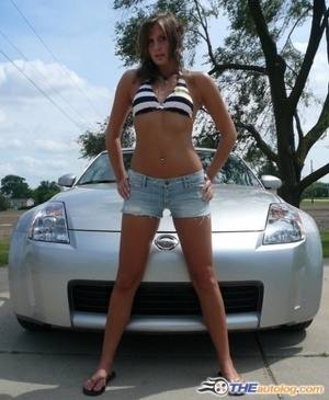 Chat with Molly (24) | Illinois Hookups Available Now