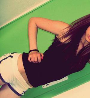 Chat with Kirsten (24) | Colorado Hookups Available Now