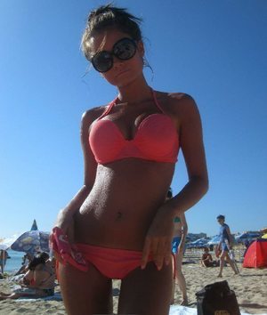 Alishia from  is looking for adult webcam chat
