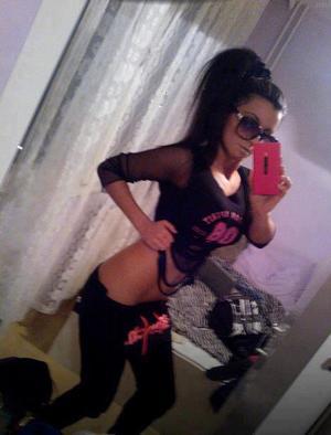 Meet local singles like Adah from La Pointe, Wisconsin who want to fuck tonight