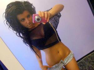 Dusti from Clarkrange, Tennessee is looking for adult webcam chat