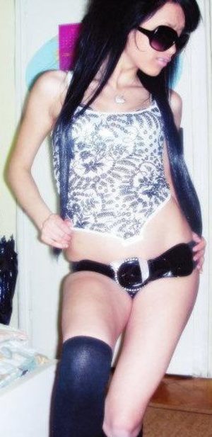 Cammie from Countyline, Oklahoma is looking for adult webcam chat