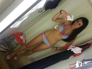 Laurinda from Burlington, Colorado is looking for adult webcam chat