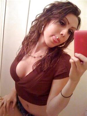 Meet local singles like Ofelia from Overland, Missouri who want to fuck tonight