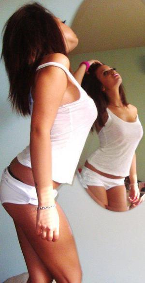 Gretchen from Baltimore Highlands, Maryland is looking for adult webcam chat