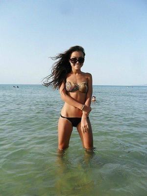 Mendy from New Port Richey, Florida is looking for adult webcam chat