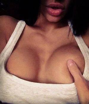 Charla from Ontario, Oregon is looking for adult webcam chat
