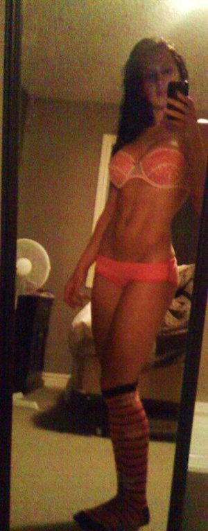 Lita from Broadview, Montana is looking for adult webcam chat