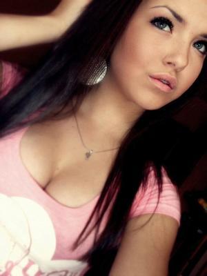 Corazon from Franklin, North Carolina is looking for adult webcam chat